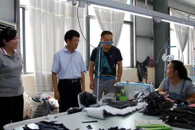 朱龍到渠溝鎮(zhèn)督查扶貧開(kāi)發(fā)和農(nóng)村改廁工作