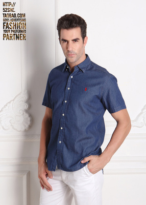 淘寶服裝拍攝服務(wù) 平鋪、掛拍與外籍男模的多場景呈現(xiàn)